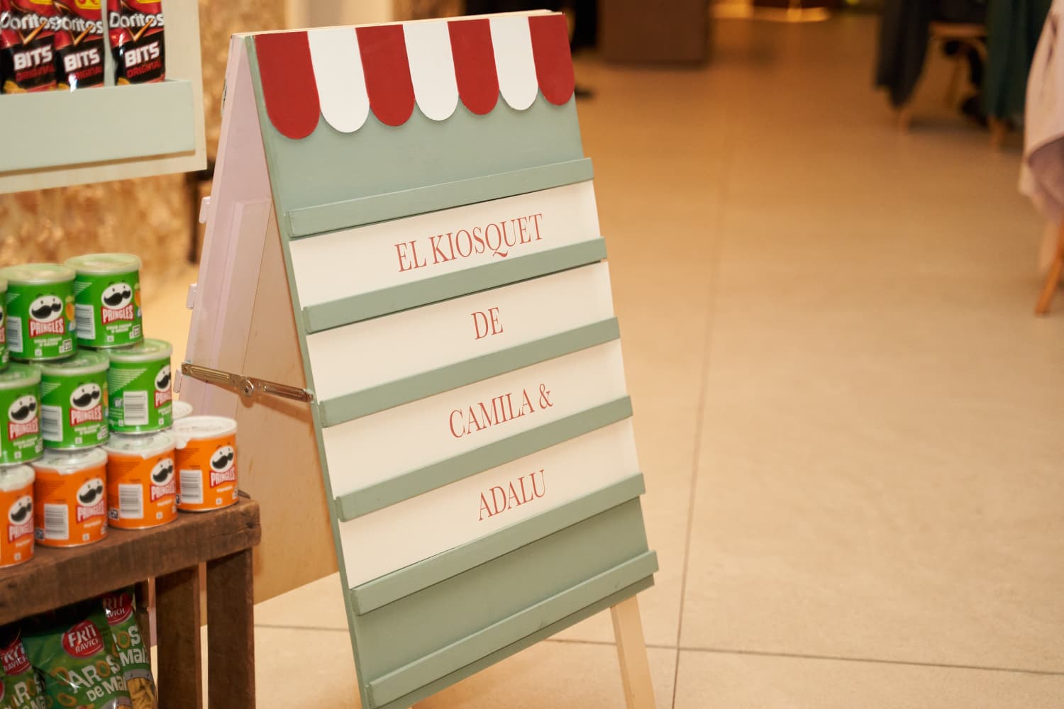 Names of the couple shown on Ohlala candy bar
