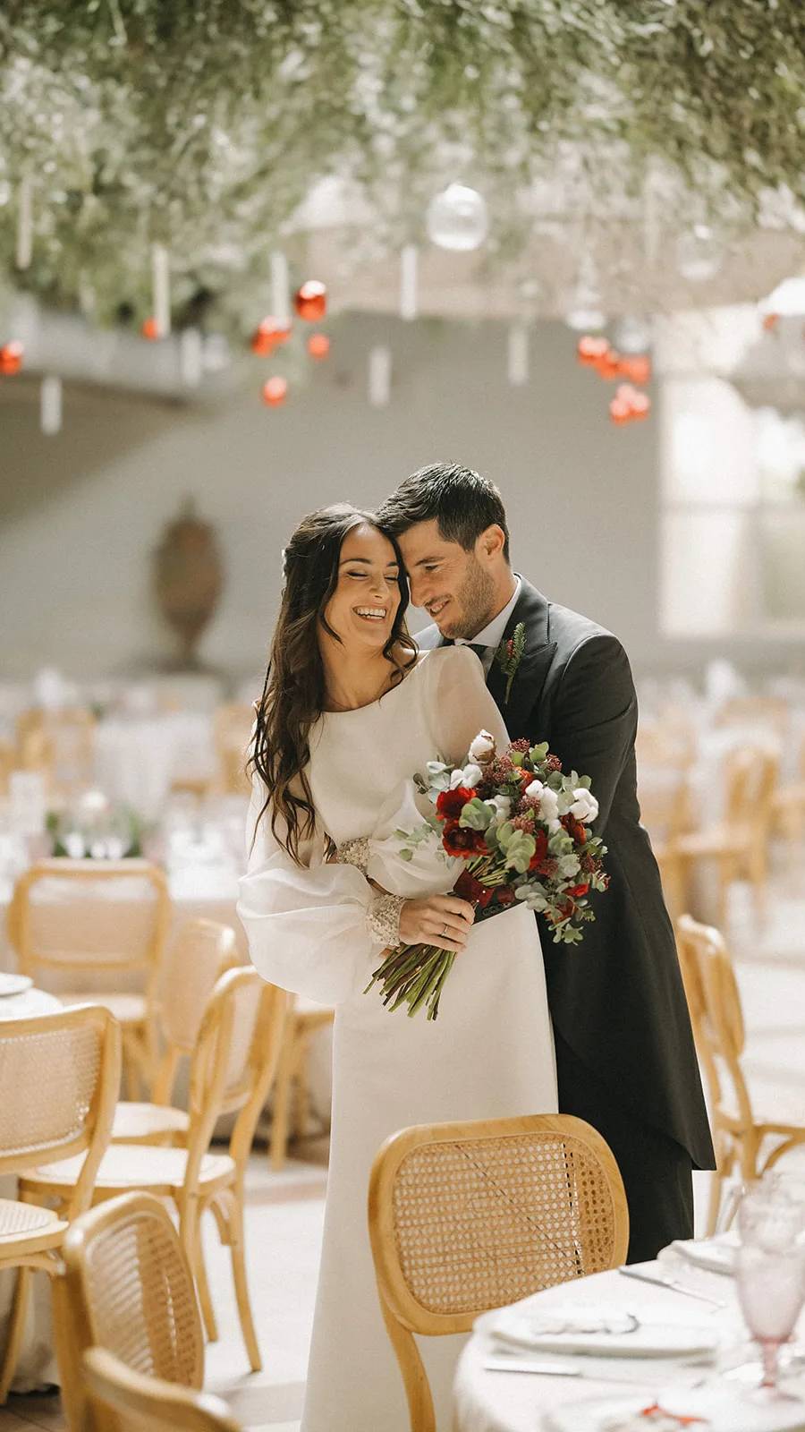 Tamara Icardo and Miguel's Christmas Wedding: Winter Wedding Inspiration